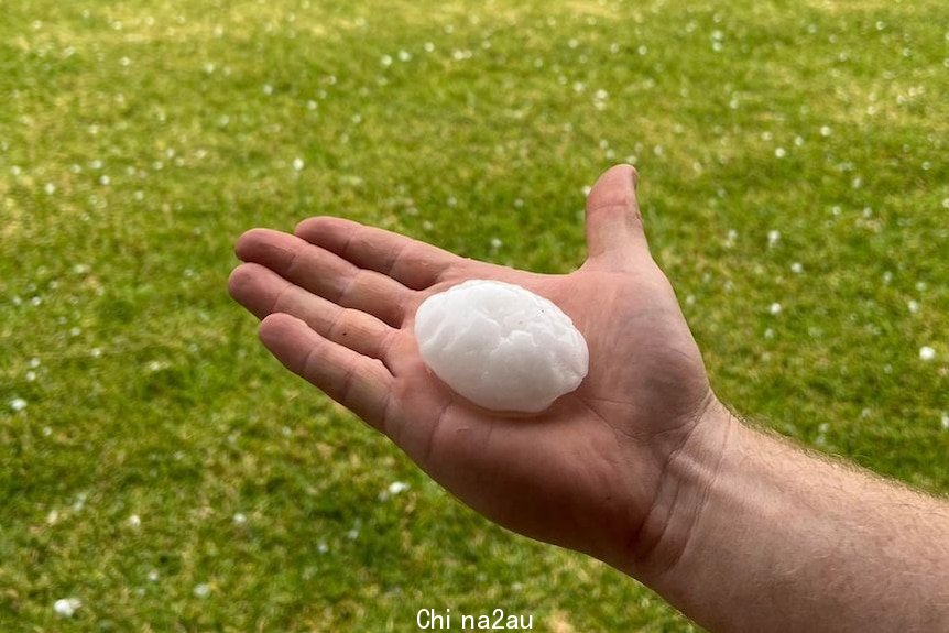 Hail falls in central Queensland