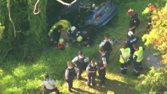 八旬老翁在悉尼西南被困掉下堤坝的汽车24小时后获救