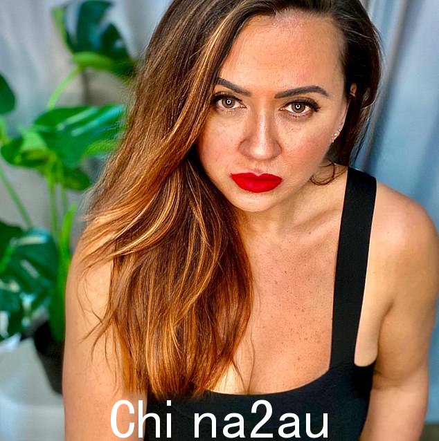Married At First Sight 明星和 OnlyFans 表演者 Mishel Karen (如图) 声称她的许多订阅者对自己的母亲有乱伦的性幻想