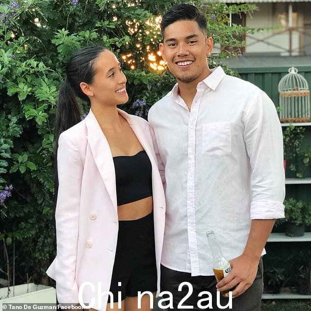 悉尼高中老师 Tano De Guzman(右)在周二的一段有争议的视频中告诉老师们不要再“抱怨”工作过度和工资过低