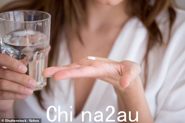 在问了几个问题后,易卜拉欣说他可以检查她以判断“是否发生过”,然后继续以数字方式穿透她