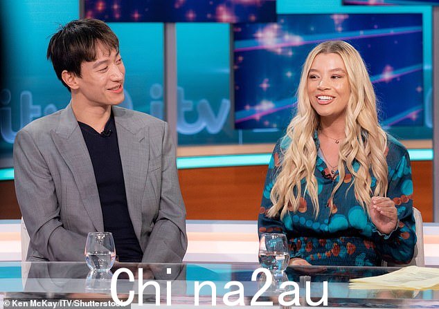 Best pals: Molly 和她的专业搭档 Carlos Gu在 Strictly 期待已久的周六万圣节特别活动之前,GMB 的客人“class=