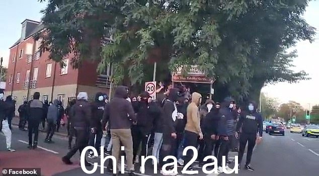 莱斯特的教派冲突在印度教和穆斯林在 9 月 17 日参加印度和巴基斯坦的板球比赛(如图)