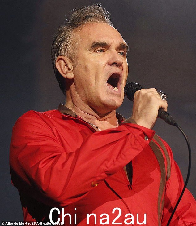 Richard Littlejohn:介绍一首新歌《Bonfire Of Teenagers》时,Morrissey 询问观众为什么他们都知道 Myra Hindley 这个名字,Ian Brady 的邪恶帮凶,但很少有人能认出 2017 年轰炸曼彻斯特竞技场的那个人