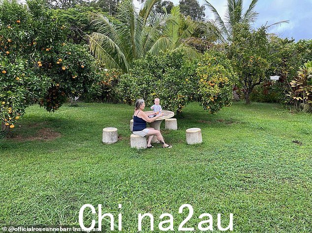 Barr 在她的 Instagram 帐户上记录了她在夏威夷的时光,其中包括田园风光、日落和与家人在一起的时光