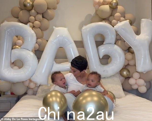 婴儿或婴儿在路上：尼克和艾比在 2021 年 6 月迎来了双胞胎儿子 Zillion Heir 和 Zion Mixolydian - 他们现在正在期待第三个孩子在一起