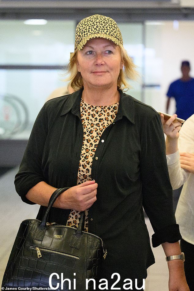 单身女士:加冕街的 Sue Cleaver 是丛林中公认的单身明星