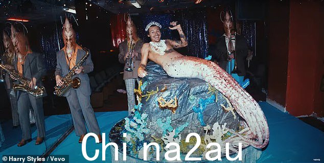 Ex-squid-ite!Harry Styles 的粉丝们正在为这位歌手的最新转变失去理智,因为他在新音乐视频中变成了鱿鱼