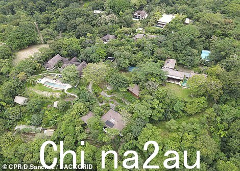 一起,这对前夫妇在全国拥有众多房产——包括蒙大拿州黄石公园的一处豪华庄园,以及哥斯达黎加的一处令人惊叹的住宅。看到哥斯达黎加的家