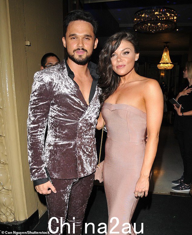 Exes: Faye 曾与歌手 Gareth Gates 断断续续约会 7 年,并于 2019 年 1 月订婚,但在那年 8 月取消了婚礼并分道扬镳