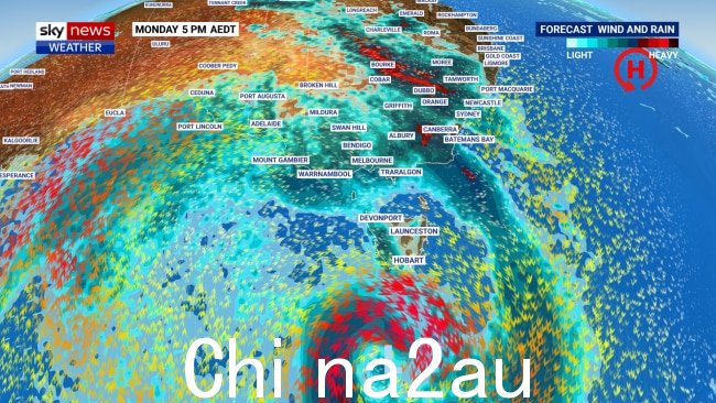 一个凶猛的低压系统即将制造下周东海岸的生活会很悲惨,包括万圣节和墨尔本杯。图片:Sky News Australia