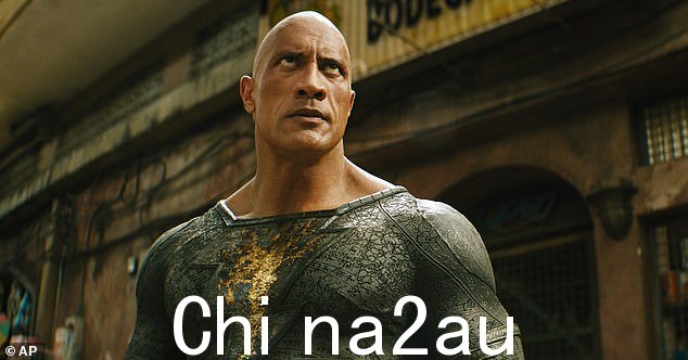 雷神:血与雷,其中克里斯s 主演并联合制作,与 The Rock 的 Black Adam 一起被提名为 PCA 的 2022 年动作电影图片:黑色 Adam 中的岩石
