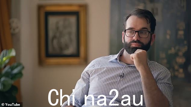 Walsh 为“什么是女人?”采访一个主题的镜头。一部探究现代性别意识形态和围绕性别转变的实践的纪录片