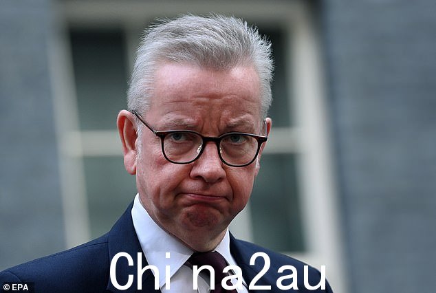 戈夫在本月早些时候的保守党会议上抨击了特拉斯计划为高收入者削减 45 便士的所得税,这是导致她的首相职位自由落体并最终导致她辞职的因素之一