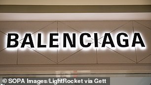 Balenciaga 结束了与 Kanye 的关系,但继续与前金卡戴珊合作