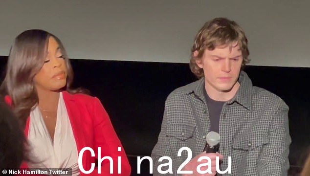 第二天性:'我希望所有这些东西,这些外部的东西,在我们拍摄时成为第二天性,所以我看了很多镜头,'彼得斯继续说