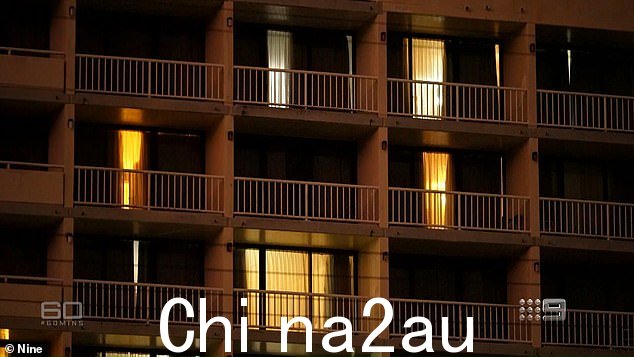 国际性贩子以汽车旅馆房间为基地,出售契约性工作者的服务