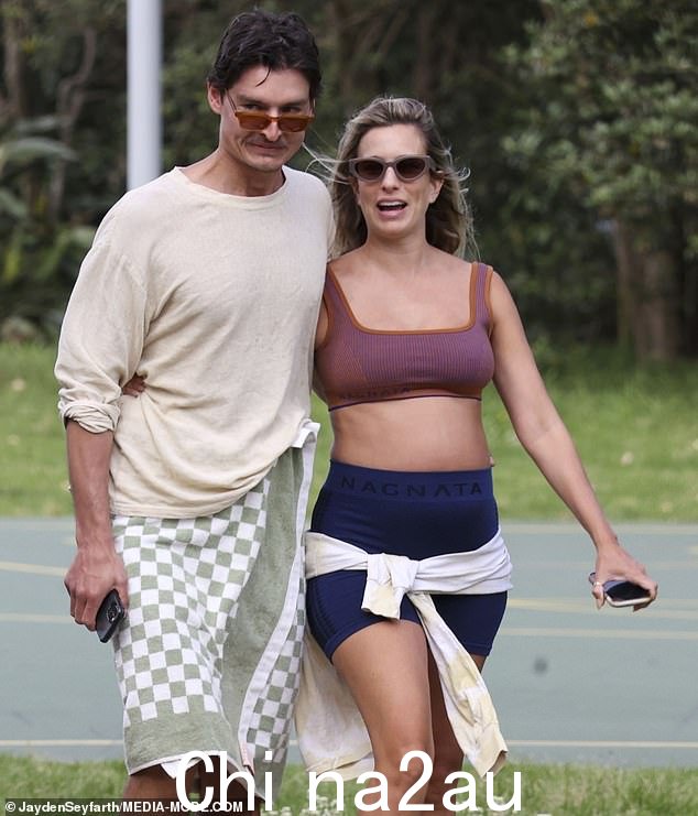 Renee 上个月宣布她与 Andrew 的第一个孩子