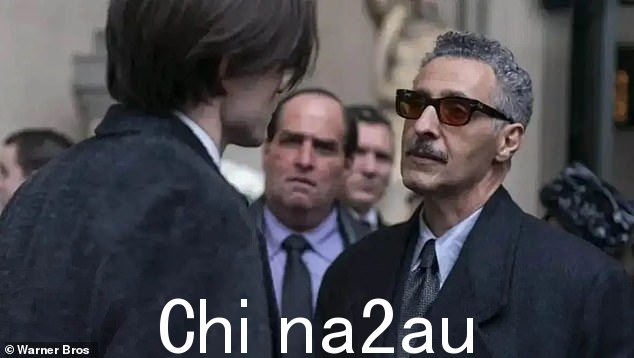 Carmine: Sofia 是著名的 Got 的女儿火腿流氓 Carmine Falcone,在蝙蝠侠中由 John Turturro 扮演
