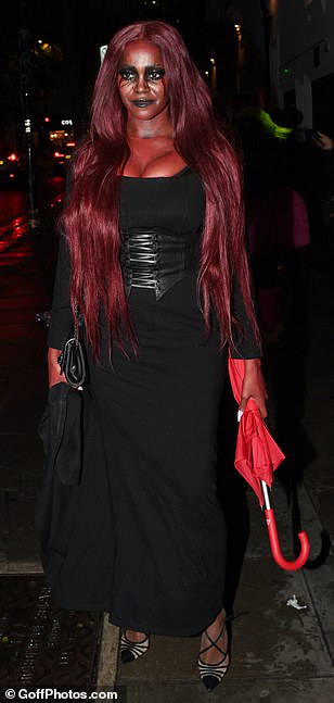 Scary: ... 和 Strictly Come Dancing 明星 Oti Mabuse