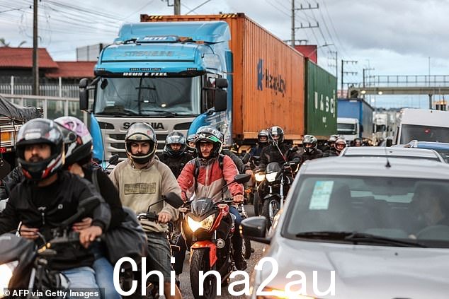 从博尔索纳罗降低柴油成本中受益的卡车司机是总统的主要支持者之一,众所周知,他们在关闭高速公路时会扰乱巴西经济