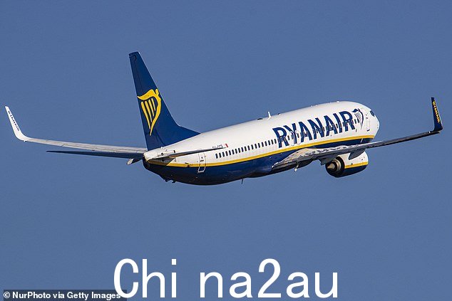 瑞安航空公司为那些被拒绝登机的人提供了 250 英镑的现金、一个晚上的房间和第二天早上飞往都柏林的航班