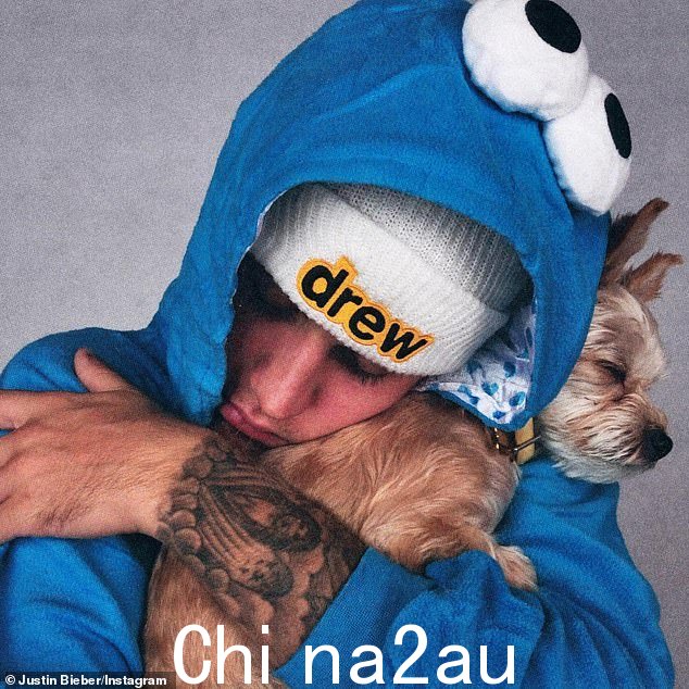 Biebs 敏感的一面:抱歉的歌手抓住了他的小男孩 Oscar