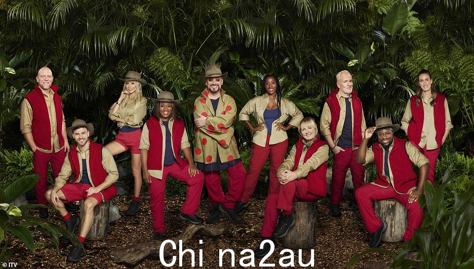 演员: (L-R) Mike Tindall、Owen Warner、Olivia Attwood、Charlene White、Boy George、Scarlette Douglas、Sue Cleaver、Chris Moyles、Babatúndé Aléshé 和 Jill Scott 已作为 I'm A Celebrity 2022 阵容亮相=