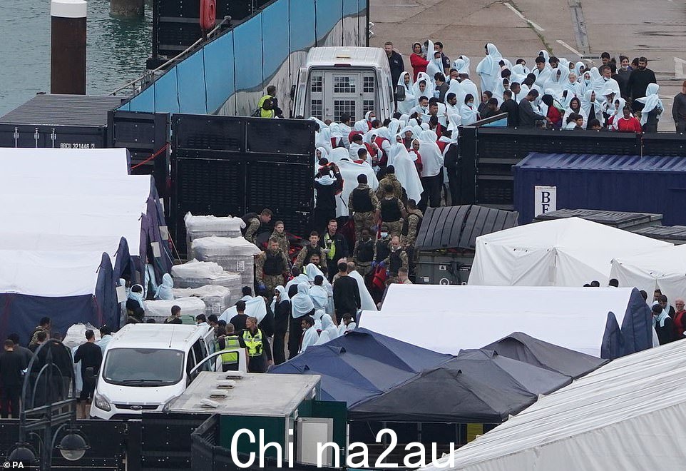 火灾发生后,数十人被发现从大院撤离