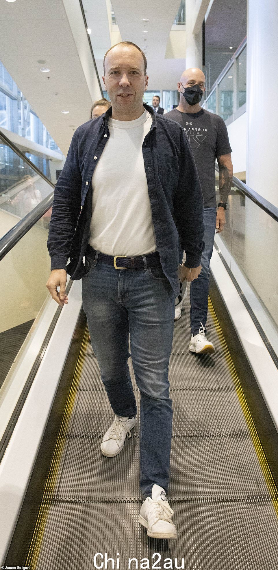 马特汉考克抵达布里斯班机场参加新系列的《我是名人》……让我离开这里！” class=