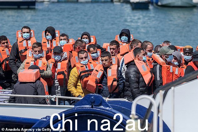 林登法官指出,议会拒绝就计划与内政部会面,并且缺乏证据表明不遵守禁令会造成的危害