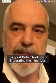 拉玛先生说‘英国有融合少数族裔的传统’