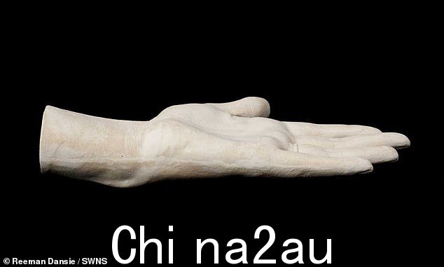这种稀有的模具被认为是皇室唯一发疯的模具e 在她有生之年并征得她的同意,使其成为抢手的作品
