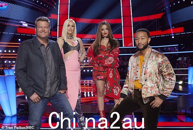 The big show: Stefani 还说,如果她试镜,她不知道自己是否会在 The Voice 上表现出色。“我永远不会轮到椅子,没有方法。'左起 Blake、Gwen、Camila Cabello 和 John Legend