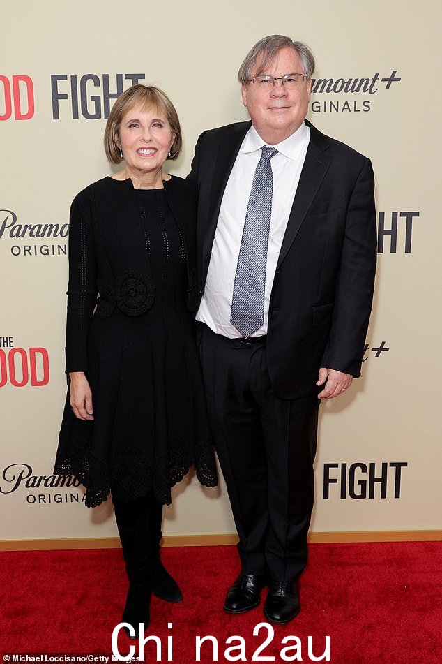 35年强! The Good Fight 的两位共同创作者 - 四次获得艾美奖提名的已婚夫妇 Michelle King 和 Robert King - 以不那么基本的黑色外观协调