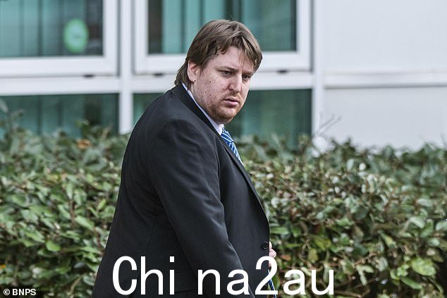 36岁的Peter Edwards被发现虐待他的狗Max,后来被重新安置