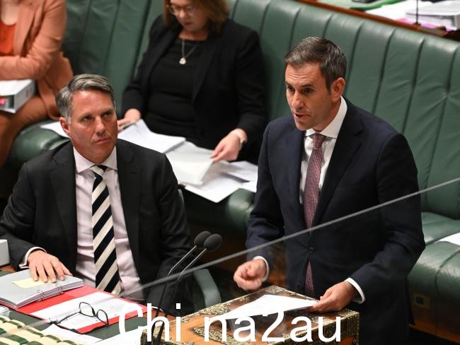 副总理 Richard Marles 和财政部长 Jim Chalmers 在议会提问期间堪培拉之家。图片:NCA NewsWire / Martin Ollman
