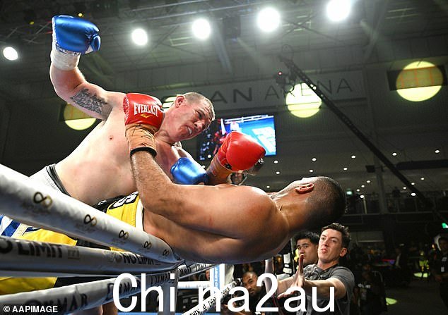 加伦因在最近的战斗中将霍奇斯打到绳索上的“伊万德拉戈”策略而受到抨击“class =“blkBorder img-sh are