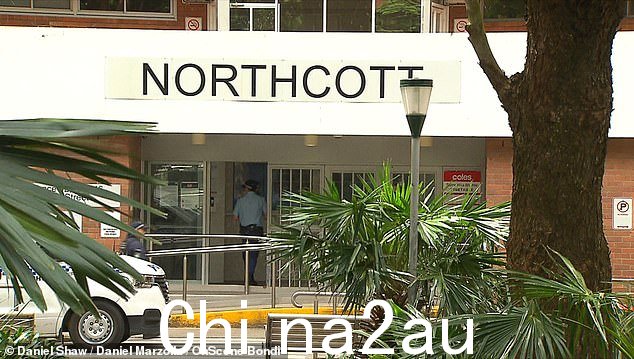 周五下午 1.45 点发生一起事件的报告后,警方突袭了萨里山 Belvoir St 的 Northcote 单元块