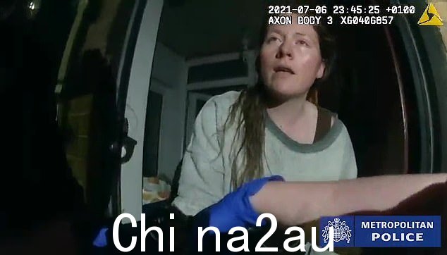 米切尔在家中被警察逮捕的闭路电视录像在判决后公布