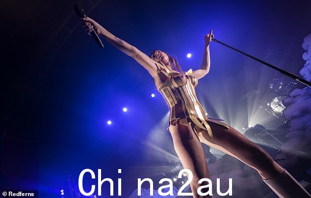 Huge star:她还与英国 DJ Jax Jones、澳大利亚歌手 Kylie Minogue 和英国歌手 Charli XCX 合作过歌曲