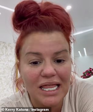 镇静:Kerry Katona,42 岁,周四在 Instagram 上宣布她将收到一组新单板