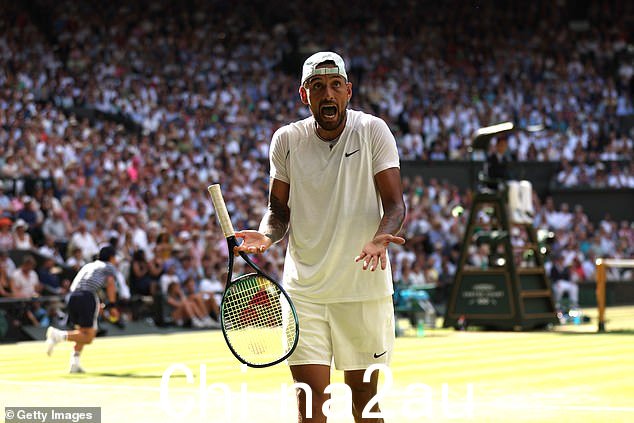 Nick Kyrgios(如图)已向他指责在温布尔登男子决赛中“醉酒分散他的注意力”的波兰律师道歉