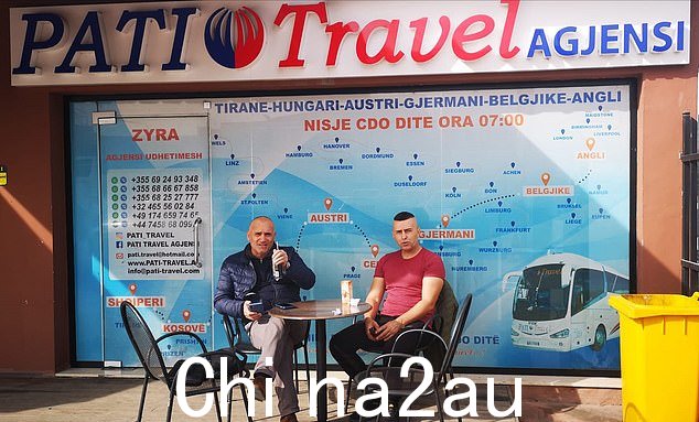 这是首都最大和最成功的巴士公司 Pati Travel 的总部,专门从事所谓的“移民”(或“移民”)市场