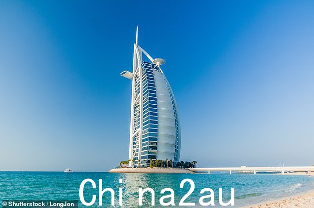 陪审员被告知他于 2011 年 4 月 6 日抵达海湾国家,并据称在第二天他下榻的 Burj Al Arab 酒店(上图)袭击了一名女仆