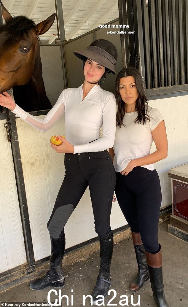 Passion: Kourtney 称赞 Kendall 对骑马的热情以及她如何照顾她的马