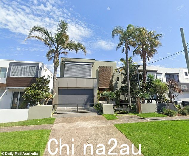 Caddick 的 Dover Heights 住宅(如图)上周以未知价格售出,但预计售价超过 1000 万美元