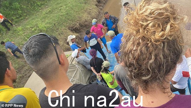 原住民组织的一个领导人说他们想'抓住政府的一个9 月发生漏油事件,没有得到足够的国家帮助后,请注意' class=