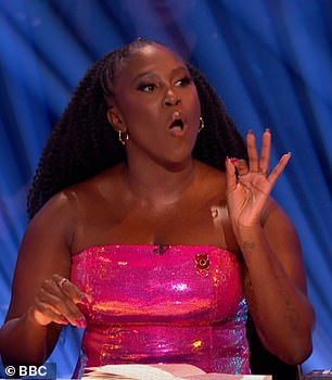 喜欢它:Motsi Mabuse 同时同意 Shirley 的看法,认为它是“有史以来最好的 cha cha 之一”