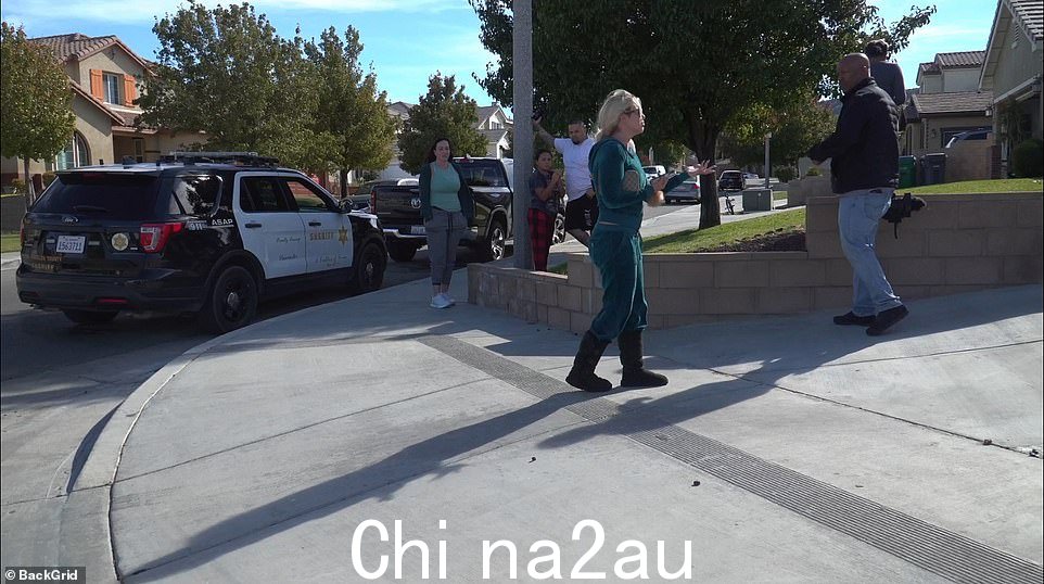 Martin 周六早些时候在 TikTok 上发布了一段自己哭泣的短视频